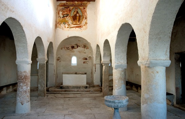 Crkva svete Foške, unutrašnjost