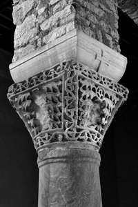Kapitel kvadriportika atrija Eufrazijeve bazilike (južni s istočne strane)