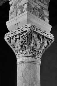 Kapitel kvadriportika atrija Eufrazijeve bazilike (zapadni s južne strane)