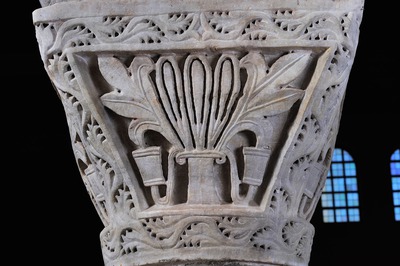 Kapitel arkature Eufrazijeve bazilike (9. na južnoj strani)