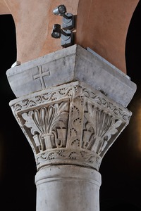 Kapitel arkature Eufrazijeve bazilike (9. na južnoj strani)