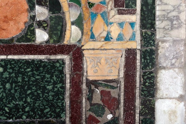 Zidna obloga opus sectile, 14. panel, detalji