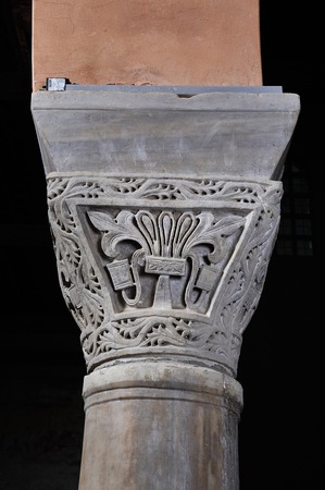 Kapitel arkature Eufrazijeve bazilike (4. na južnoj strani)