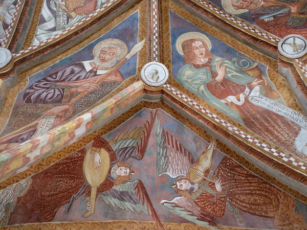 Zidna slika anđela i svetih Matije i Ivana
