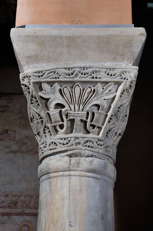 Kapitel arkature Eufrazijeve bazilike (2. na južnoj strani)