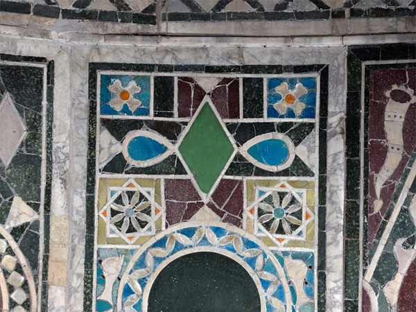 Zidna obloga opus sectile, 18. panel
