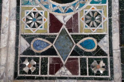 Zidna obloga opus sectile, 18. panel