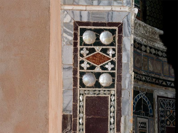 Zidna obloga opus sectile, 01. panel