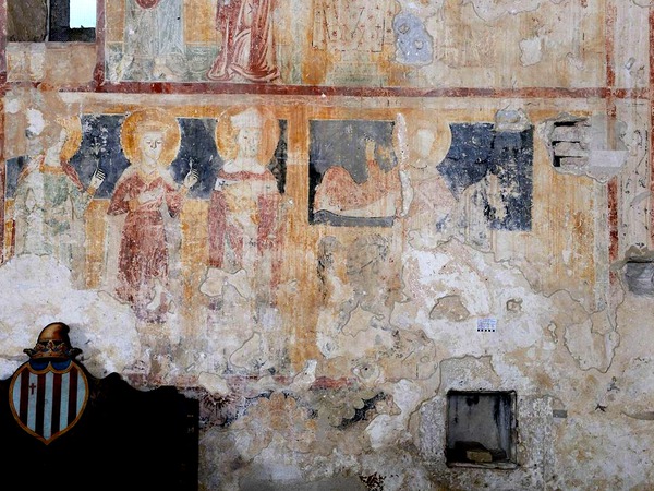 Zidna slika sveth Julijana, Martina i svetice te Svetog Jurja kako ubija znaja