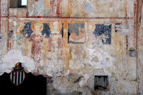 Zidna slika sveth Julijana, Martina i svetice te Svetog Jurja kako ubija znaja