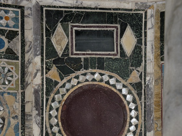 Zidna obloga opus sectile, 05. panel