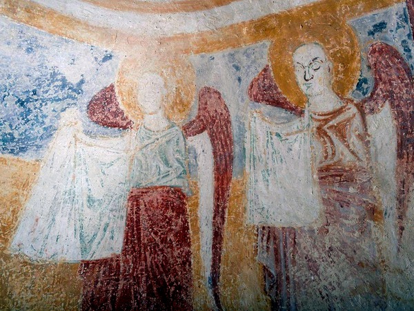 Prikaz anđela s rupcima na zidnoj slici Krštenja Kristova
