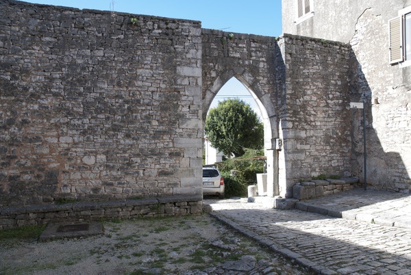 Gradska vrata (stražnja strana)