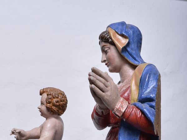 Kip Bogorodice s Djetetom, pogled sa strane