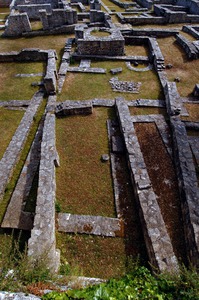 "Bizantski kastrum" na Brijunima, ostaci kuća i uljare