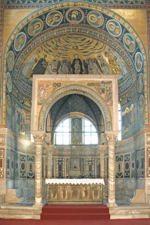 Ciborij Eufrazijeve bazilike