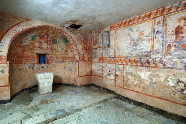 Zidne slike na istočnom zidu, apsidi i dijelu južnog zida