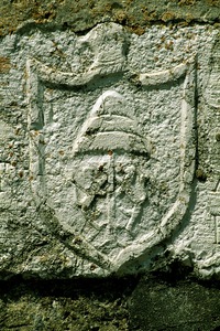 Ploča s natpisom na dvorcu obitelji Borisi