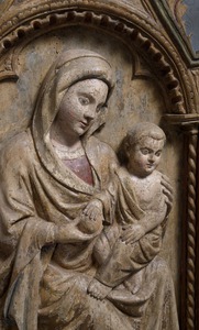 Reljef Bogorodice s djetetom, središnji dio triptiha