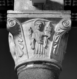 Kolonada, 3. stup sjeverne arkature, kapitel