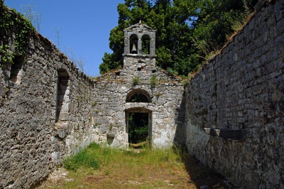 Ostaci crkve svetog Hadrijana u Kožljaku