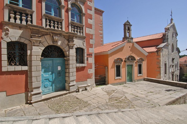 Palača Battiala - Lazzarini (Muzej) i crkva svetog Stjepana