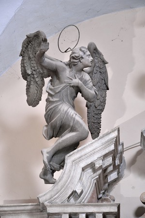 Glavni oltar, kip lijevog anđela