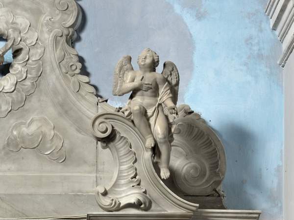 Oltar Gospe od Ružarija, desni anđeo