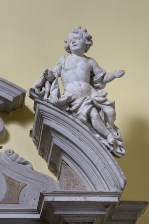Kip anđela na oltaru (2)