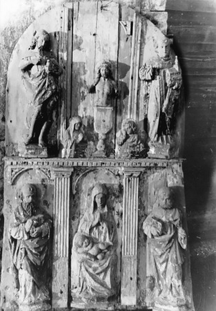 Ostaci reljefnog poliptiha, arhivska fotografija prije pohranjivanja u spremište Biskupije u Poreču