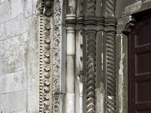 Portal crkve  svetog Franje Asiškog, detalj