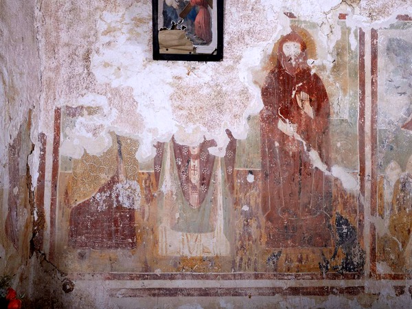 Zidna slika dva sveca i svetog Antuna Opata na sjevernom zidu