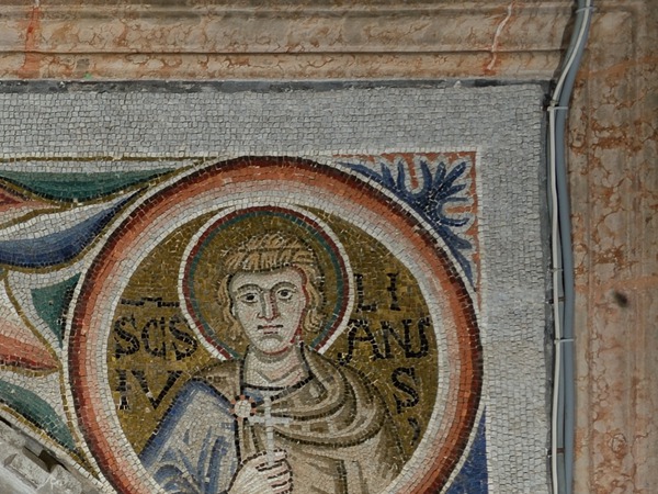 Ciborij Eufrazijeve bazilike (2), medaljon s likom svetog Julijana