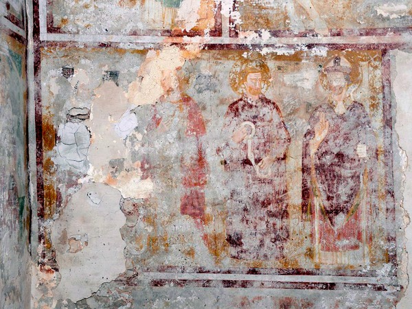 Zidna slika tri sveca i svetog Leonarda na južnom zidu