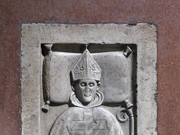 Nadgrobna ploča pulskog biskupa Michaela Orsinija (1475. - 1497.)