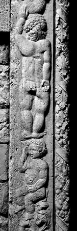 Portal s reljefima iz 1456. godine, detalj dovratnika