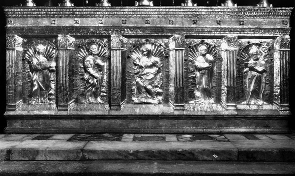 Antependij glavnog oltara u Eufrazijani, fotografija iz oko 1910.
