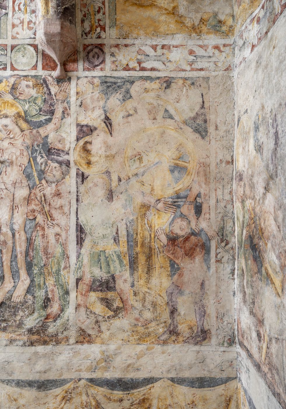 Freska s prikazom Mučenja sv. Lovre na kotaču, istočni zid