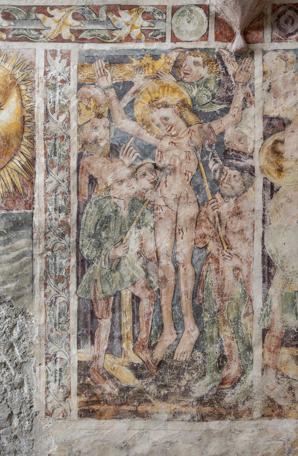 Freska s prikazom Mučenja sv. Lovre kukama i kliještima, istočni zid svetišta