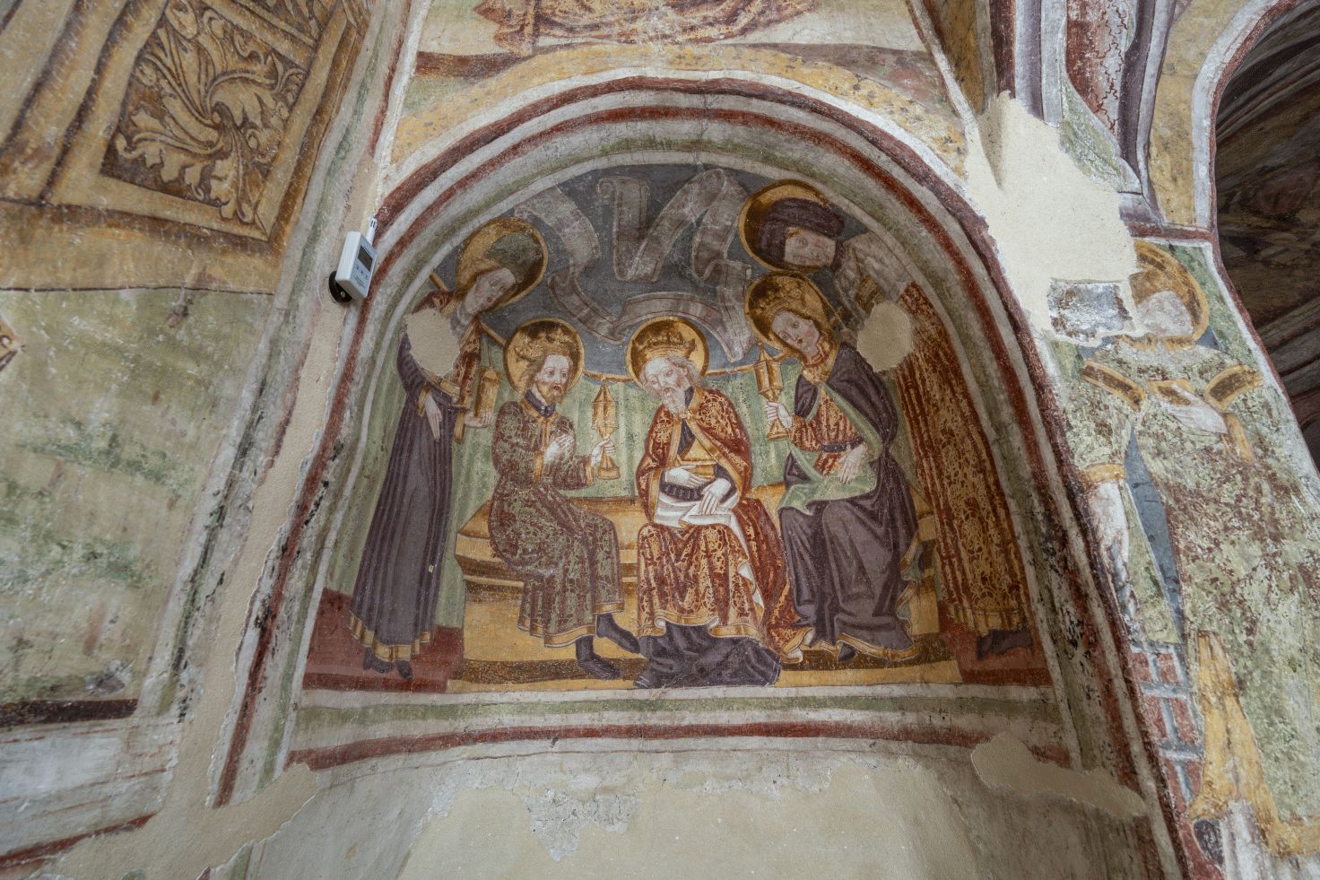 Freska s prikazom sveta tri kralja sa sv. Kuzmom i Damjanom, sjeverna apsida