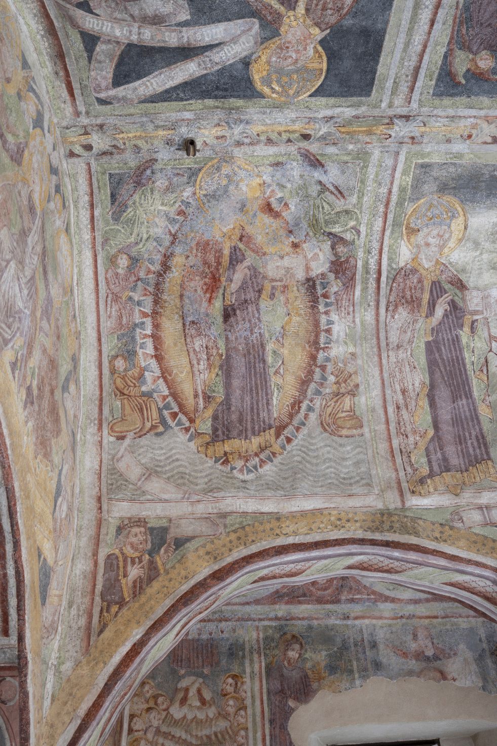 Freska s prikazom razdvajanja svjetla od tame, svod glavnog broda