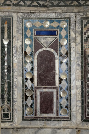 Zidna obloga opus sectile, 13. panel