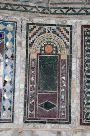 Zidna obloga opus sectile, 14. panel