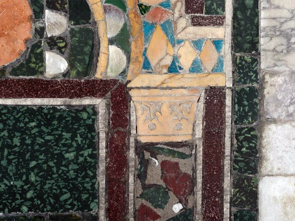 Zidna obloga opus sectile, 14. panel, detalji