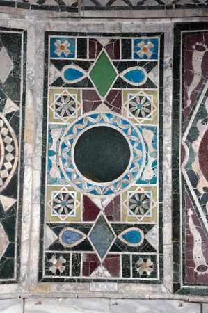 Zidna obloga opus sectile, 18. panel