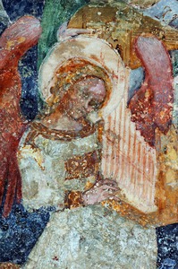 Zidna slika anđela svirača na prikazu Krunjenja Bogorodice (3)