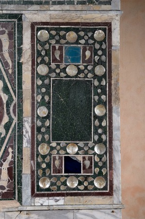 Zidna obloga opus sectile, 20. panel