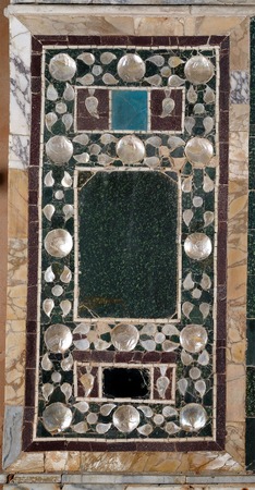 Zidna obloga opus sectile, 02. panel