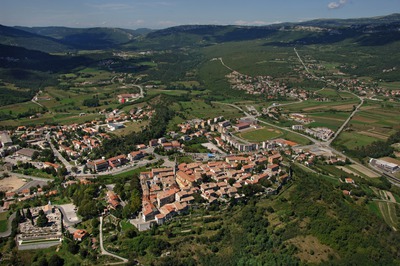 Buzet, zračni snimci iz 2008. godine