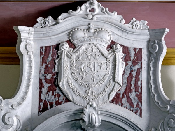Oltar svetog Henrika Kralja,grb obitelji Auersperg